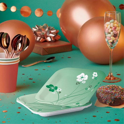 Assiettes En Carton Fleurs Blanches Et Vertes