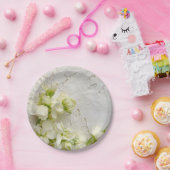 Assiettes En Carton Fleurs blanches sur dentelle ancienne (Fête)