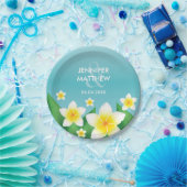 Assiettes En Carton Fleurs Frangipani Blanches Sur Mariage Tropical Bl (Fête)