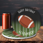 Assiettes En Carton Football Field Joyeux anniversaire Personnalisé<br><div class="desc">Plaques personnalisables en 2 TAILLES - Dîner 9" et Snack 7" peuvent être personnalisées avec votre nom et occasion. CORRESPONDRE des articles dans notre magasin.</div>