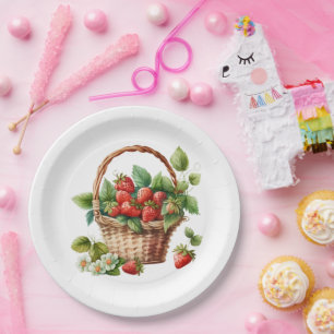 Assiettes En Carton Fraises fraîches dans un panier en osier