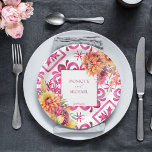 Assiettes En Carton Fuchsia Majolica carreaux orange dahlia modèle<br><div class="desc">Fuchsia Méditerranéenne Majolica tuiles magenta fuchsia thème couleur mariage plaque de papier modèle personnalisées décoration de table mariage,  style italien Capri,  Côte Amalfi,  Sicilia thème plaques mariage avec les noms de mariée et de mariée</div>