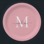 Assiettes En Carton Girl Blush rose Gris Monogramme Élégant Nom du scr<br><div class="desc">Simple moderne Blush rose Gris Monogramme Feminine Script Nom Plaque de papier</div>