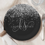 Assiettes En Carton Glam Black Silver Parties scintillant Nom du monog<br><div class="desc">Plaque de papier Monogramme Parties scintillant en argent noir glam élégant. Personnalisez facilement ce design chic et branché de plaque de papier avec une élégante parties scintillant brillante argentée sur un arrière - plan noir. Le design comprend votre monogramme manuscrit avec de jolis tourbillons et votre nom.</div>