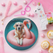 Assiettes En Carton Golden Retriever Floating On a Flamingo Pool Toy (Fête)