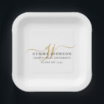 Assiettes En Carton Grille minimaliste de script or moderne<br><div class="desc">Une simple plaque de papier minimaliste moderne avec initiales en or,  nom,  école et année de classe,  en dessous en noir. Un top design de style monogramme.</div>