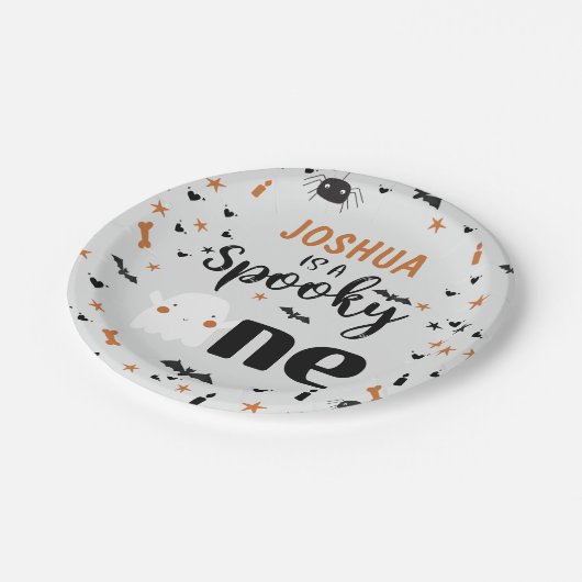 Assiettes En Carton Gris Éffrayant un Halloween 1er anniversaire (Angle)