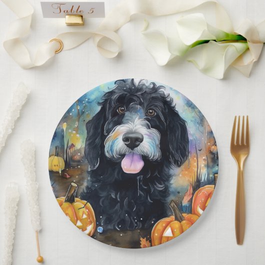Assiettes En Carton Halloween Bernedoodle Avec La Peur Citrouille (Mariage)