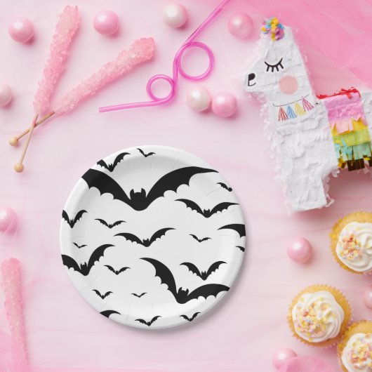 Assiettes En Carton Hallween party. Souris à feuilles, chauve-souris. (Fête)