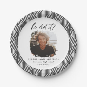 Assiettes En Carton Il l'a fait grise géométrique de la fête de gradua