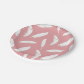 Assiettes En Carton Impression en plumes blanches sur coque rose (Angle)