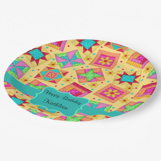 Assiettes En Carton Jaune Patchwork Quilt Nom du bloc Joyeux anniversa (Angle)