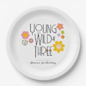 Assiettes En Carton Jeune, sauvage et trois | Plaques d'anniversaire e (Devant)