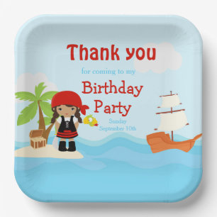 Assiettes En Carton Jolie fille pirate afro-américaine en rouge Annive