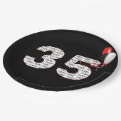 Assiettes En Carton Joyeux 35e anniversaire sur plaque de papier noir (Angle)