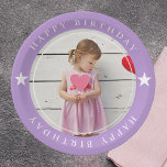 Assiettes En Carton Joyeux Anniversaire Avec Photo<br><div class="desc">Célébrez votre journée spéciale avec style grâce à nos assiettes personnalisables "Joyeux anniversaire avec photo" ! Ces assiettes sont parfaites pour ajouter une touche personnelle à votre fête d'anniversaire. Téléchargez simplement votre photo préférée, et nous créerons un design unique et mémorable pour vous. Fabriqués avec du papier robuste et de...</div>