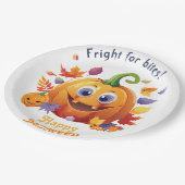 Assiettes En Carton Joyeux Halloween Jack-O-Lantern Sur Le Pile Des Fe (Angle)