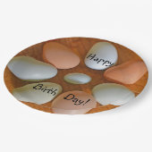 Assiettes En Carton Joyeux Oeufs De Poulet D'Anniversaire (Angle)
