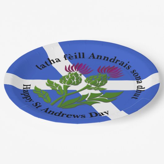 Assiettes En Carton Joyeux St Andrews Jour Drapeau gros 9" (Angle)