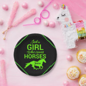 Assiettes En Carton Juste Une Fille Qui Aime Les Chevaux Personnalisés (Fête)