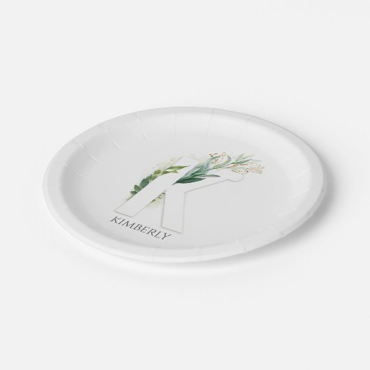 Assiettes En Carton K Monogram Gold Greenery Feuilles Nom élégant (Angle)