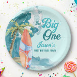 Assiettes En Carton La grande fête de 1 1er anniversaire de surf de pl<br><div class="desc">Le grand 1er anniversaire de surf de plage rétro de la fête de surf plaques personnalisées en papier. Une grande vague bleue,  un palmier et une planche de surf,  bel été,  thème de fête d'anniversaire de plage.</div>