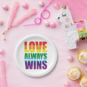 Assiettes En Carton L'amour gagne toujours (Fête)