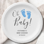 Assiettes En Carton Le Baby shower du bébé<br><div class="desc">Les assiettes en papier baby shower de ce mignon garçon sont décorées de typographie de script moderne et les pieds d'enfant aquarelle en bleu pastel. Facile à personnaliser. Aquarelle originale © Michele Davies.</div>