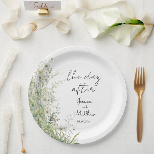Assiettes En Carton Le lendemain de Dusty Sage Green Flowers Mariage (Mariage)
