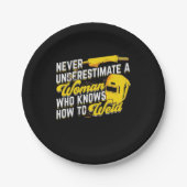 Assiettes En Carton Le Pouvoir D'Une Femme Qui Sait Se Souder (Devant)