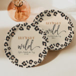 Assiettes En Carton Leopard Cheetah Wild Bachelorette Week-end<br><div class="desc">C'est un Leopard Cheetah Print Let's Get Wild Bachelorette Weekend Plaques papier de fin de semaine!</div>