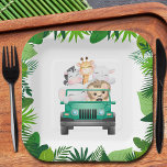 Assiettes En Carton Les animaux de Safari de la Jungle<br><div class="desc">Un véhicule plein de mignons bébés animaux sauvages est entouré de plantes de jungle et de verdure,  ces assiettes sont un thème parfait pour garçon,  fille ou baby shower neutre genre,  fête d'anniversaire d'enfant et plus encore. CORRESPONDRE des articles dans notre magasin.</div>
