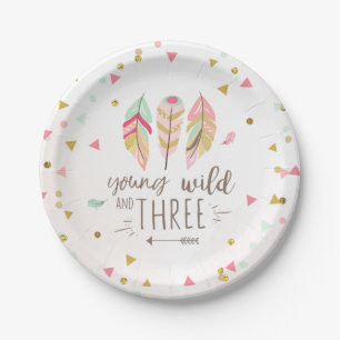Assiettes En Carton Les jeunes plaques à papier sauvages et trois