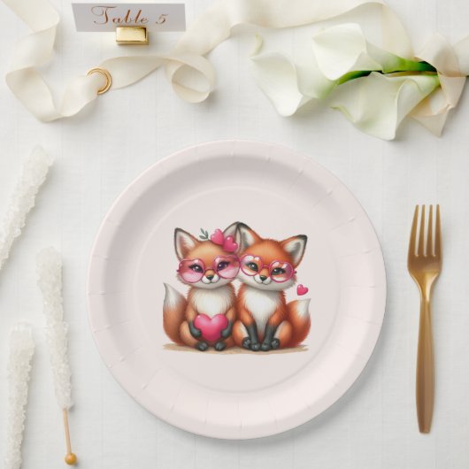 Assiettes En Carton Les mignons renards orange en amour (Mariage)