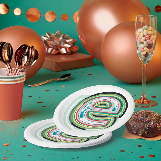 Assiettes En Carton Lettre multicolore E Typographie moderne Abstraite