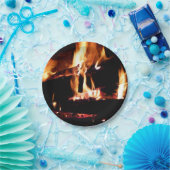 Assiettes En Carton Logs dans la cheminée Photographie de feu chaud (Fête)