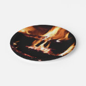 Assiettes En Carton Logs dans la cheminée Photographie de feu chaud (Angle)