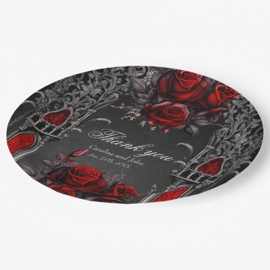 Assiettes En Carton Magnifique design mariage gothique foncé. (Angle)