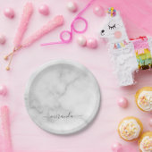 Assiettes En Carton Marbre blanc de nom personnalisé de script moderne (Fête)