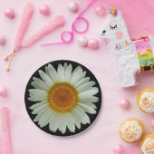 Assiettes En Carton Marguerite blanche moderne sur le noir (Fête)