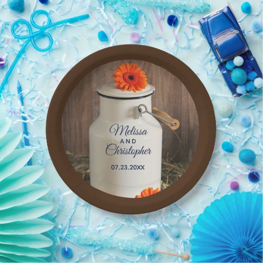 Assiettes En Carton Mariage champêtre avec pot à lait blanc et fleurs (Fête)