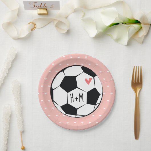 Assiettes En Carton Mariage de balle de soccer rose monogramme (Mariage)