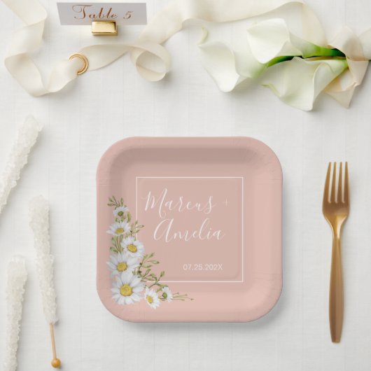 Assiettes En Carton Mariage Moderne aux Marguerites Blush et Blanches  (Mariage)