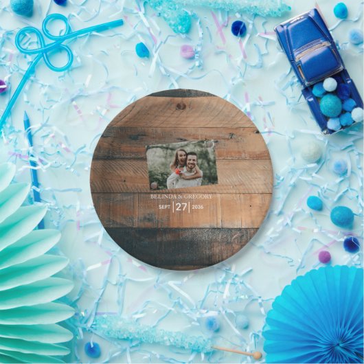 Assiettes En Carton Mariage photo rustique en bois (Fête)