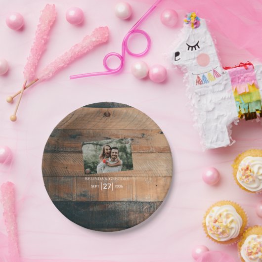 Assiettes En Carton Mariage photo rustique en bois (Fête)