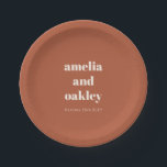 Assiettes En Carton Mariage rétro de chute de rouille en terre cuite p<br><div class="desc">Fêtez votre grande journée avec style en utilisant cette plaque en papier mariage en terre cuite moderne avec typographie audacieuse et minimaliste et un ton terreux chaleureux. Personnalisé avec des noms et des dattes, il est parfait pour des réceptions rustiques, boho ou en plein air, des dîners de répétition ou...</div>