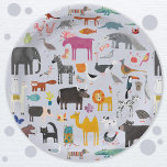 Assiettes En Carton Ménagerie animale amusante<br><div class="desc">On y trouve toutes sortes de jungle,  safari,  zoo,  animaux domestiques,  oiseaux et faune. Un monstre et un dinosaure auraient pu s'y faufiler aussi. Parfait pour une fête amusante des amoureux des animaux. Art original de Nic Squirrell.</div>