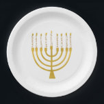 Assiettes En Carton Menorah Hanoukka Céleste bougies Dessin Mariage<br><div class="desc">Faux bougies menorah en feuille d'or pour votre fête Hanoukka. Illustration de la menorah lunaire avec des étoiles blanches recouvertes de bougies célestes sur un socle de bougies menorah en faux or. Menorah élégant mariage étoilé Hanoukka illustrés cadeaux design et produits en papier.</div>