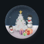 Assiettes En Carton Mignons neigeurs avec sapin de Noël<br><div class="desc">Illustration graphique hivernale et festive montrant deux mignons bonhommes de neige décorant le sapin de Noël avec des sucres de canne,  des lumières de noël et une tête d'étoile.</div>