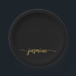 Assiettes En Carton Minimaliste Simple Noir Or Féminin Monogramme Scri<br><div class="desc">Assiettes en papier personnalisées avec un design minimaliste féminin, simple et propre, avec monogramme et signature en noir et or. Ce design présente votre prénom dans un joli style de lettrage manuscrit avec une typographie de signature à queue (ou calligraphie) sur fond noir et or. Celles-ci sont faciles à personnaliser....</div>